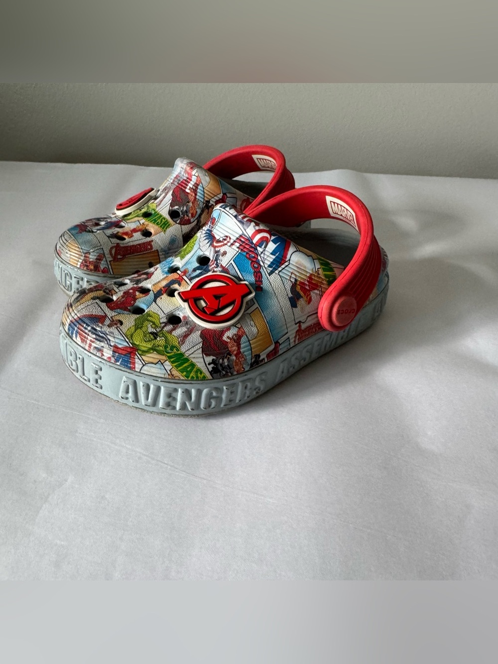 CROCS Size 6 7 AVENGERS Toddler Sandals - Picture 2 of 4